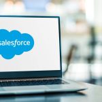 Dübörög a Salesforce.com