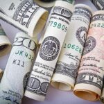 Az SPB szerint a rövid futamidejű, dolláros kötvényekbe érdemes fektetni, Privatbankár cikk